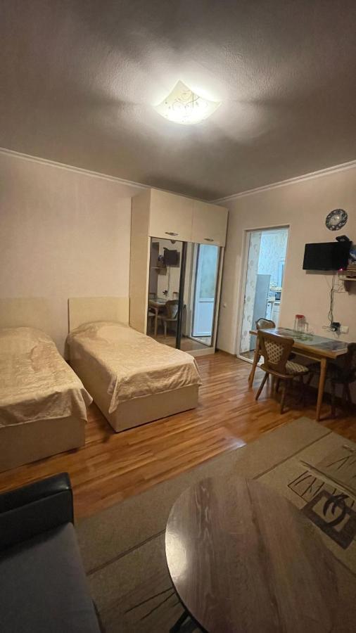 Tamara'S Apartament In Avlabari Tbilisi Exterior photo