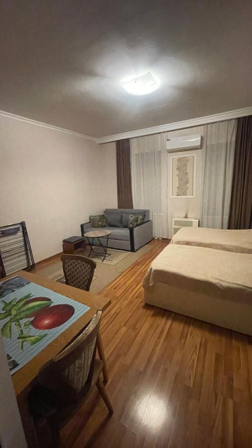 Tamara'S Apartament In Avlabari Tbilisi Exterior photo